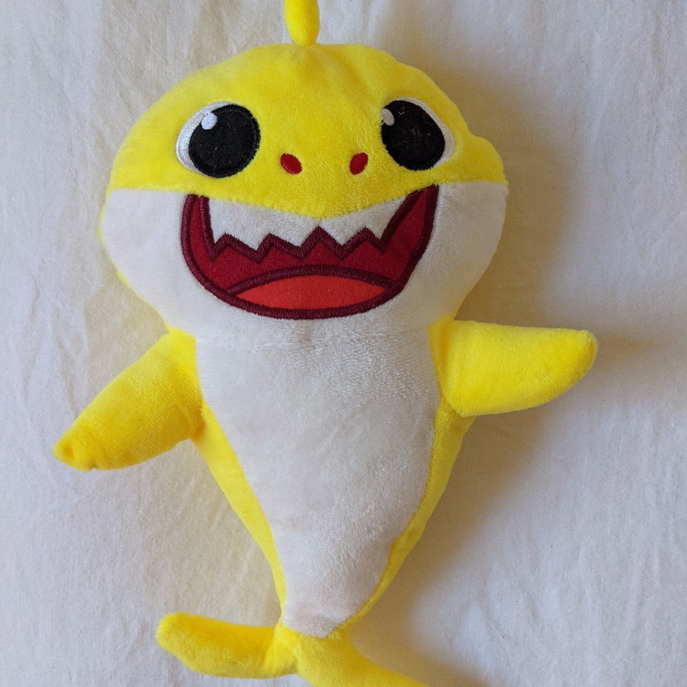 Pinkfong Baby Shark Plush Singing Doll Toy NWOT